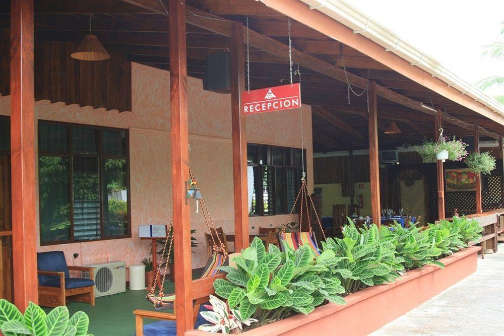 Befox Adventure Hotel La Fortuna Exterior photo