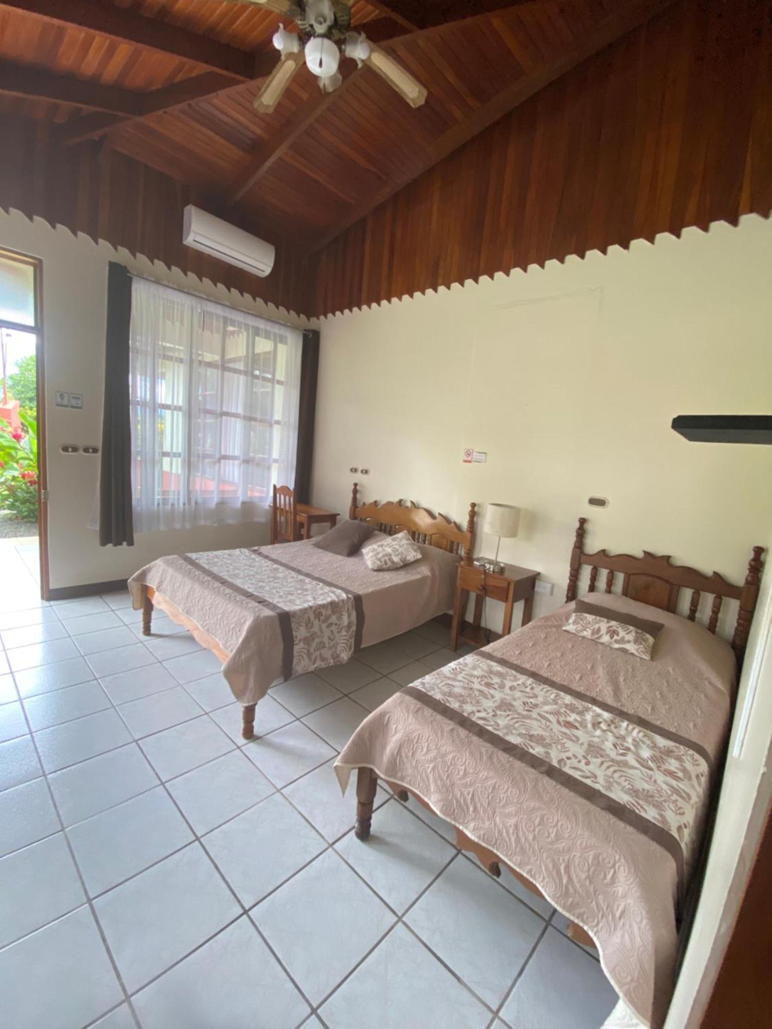 Befox Adventure Hotel La Fortuna Exterior photo